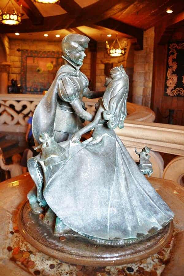 Sleeping Beauty Statue in Disneyland Paris
