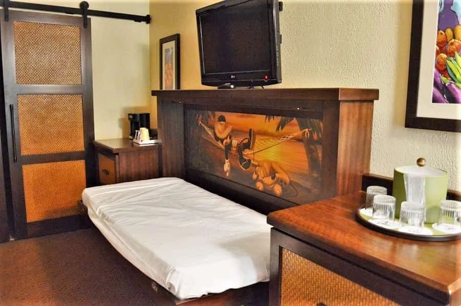 Collapsible Bed in Disney Resort Rooms