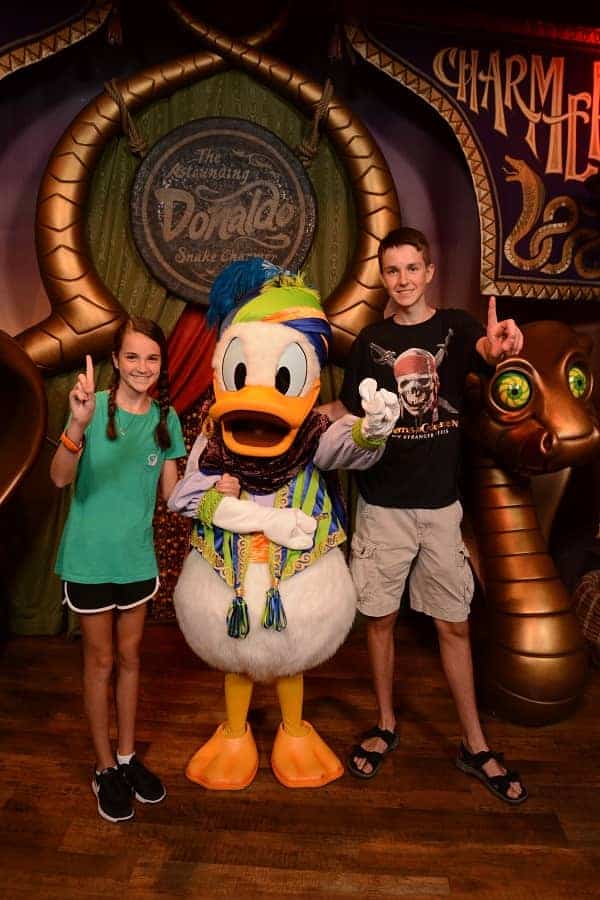 Astounding Donaldo in Pete's Silly Sideshow Meet & Greet