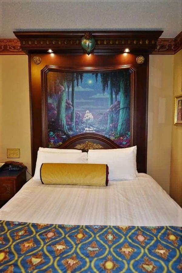 Port Orleans Royal Guest Rooms Bed
