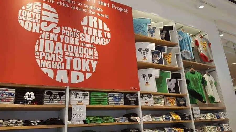T-shirt displays in Uniqlo
