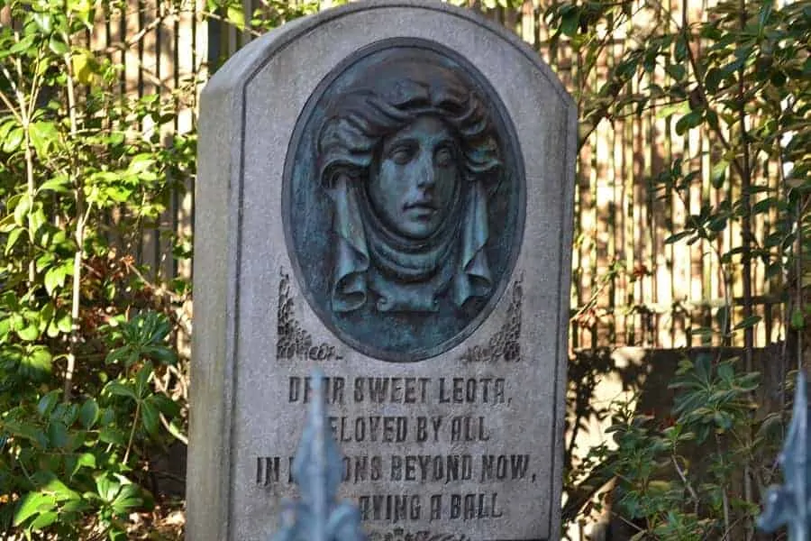 Leota's Grave at Haunted Mansion