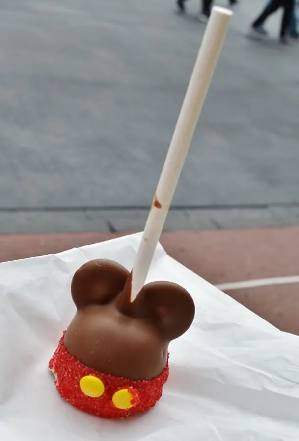 Mickey Mouse Cake Pop