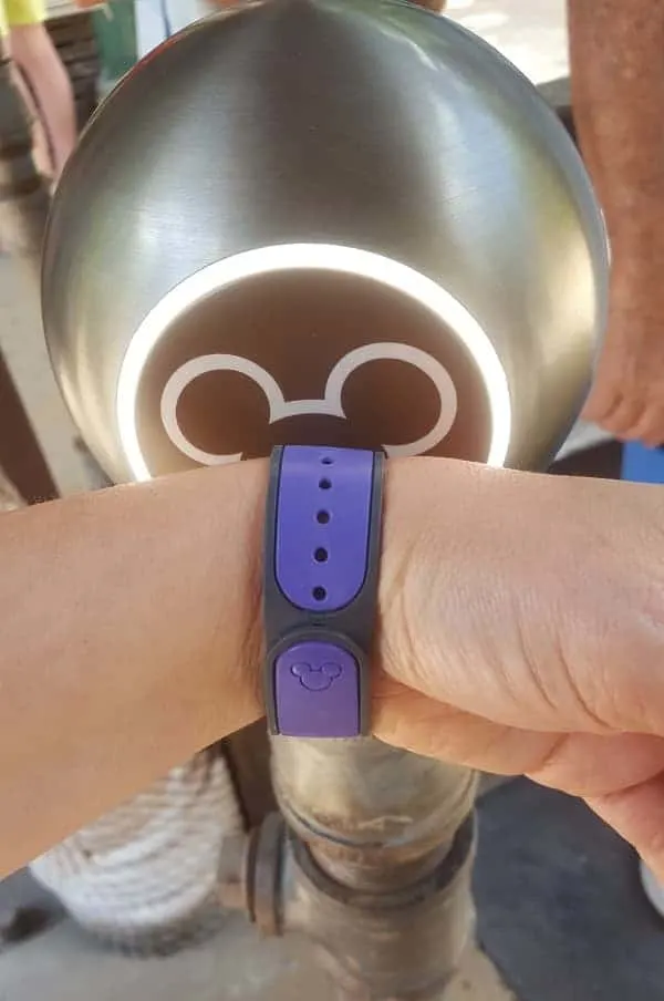 Using Disney MagicBands