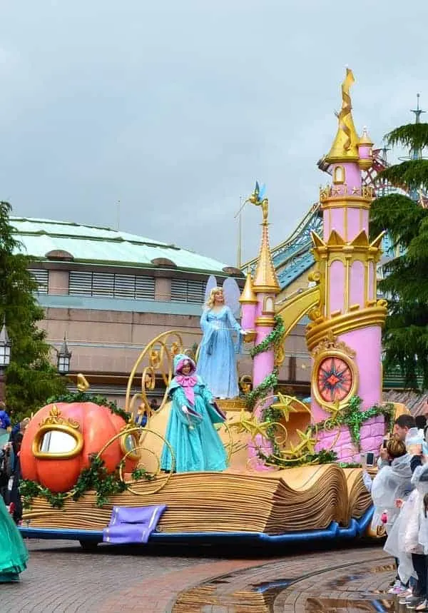 Disneyland Paris Parade in Rain
