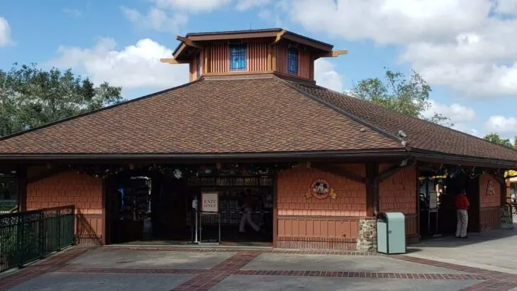 Disney Pin Traders Store in Disney Springs