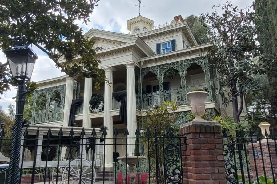 Haunted Mansion Disneyland