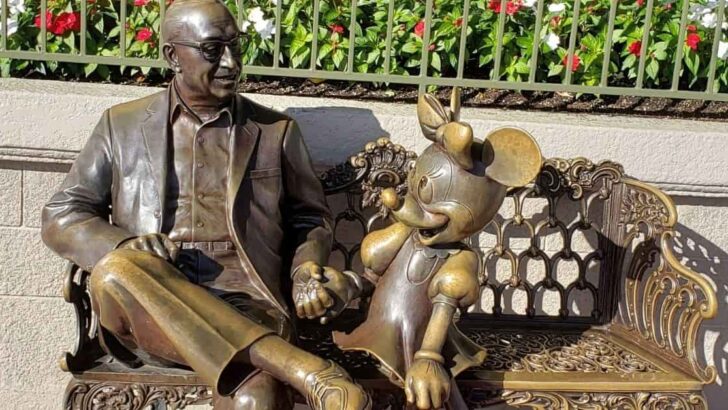 Magic Kingdom Minnie Statue