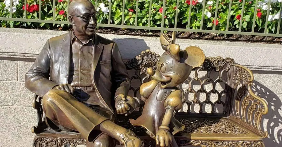 Magic Kingdom Minnie Statue