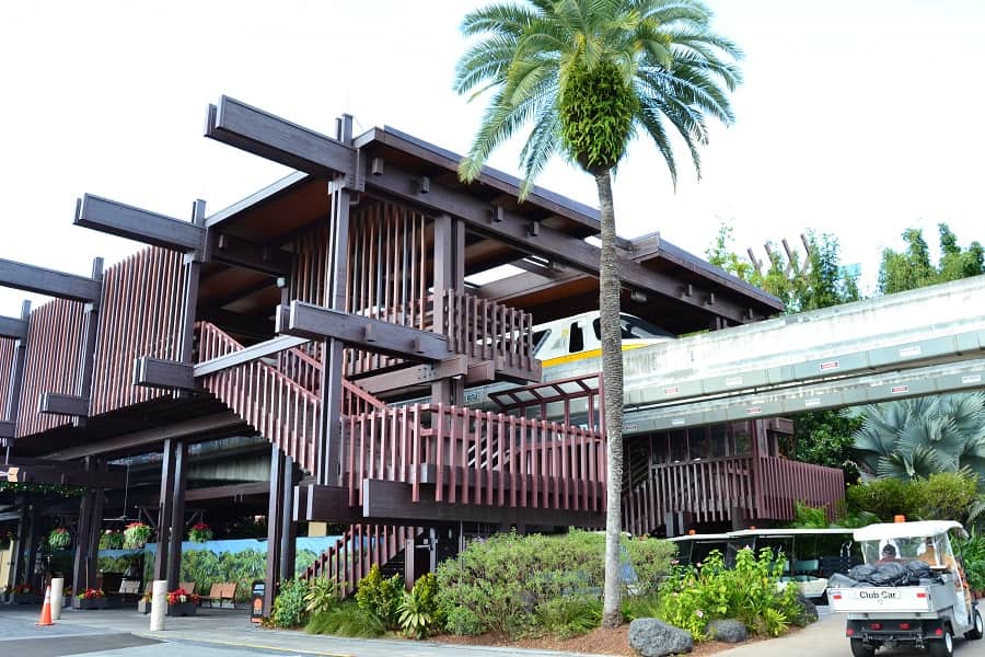 Monorail at Polynesian