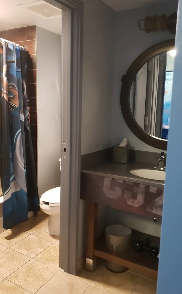 Nemo Family Suite Shared Split Bathroom