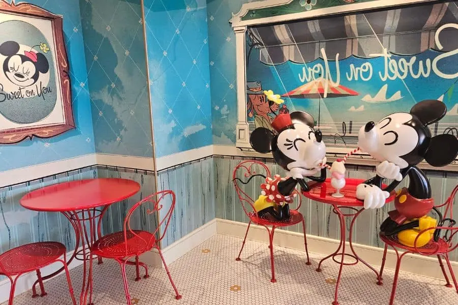 Minnie's Sweet on You Disney Fantasy